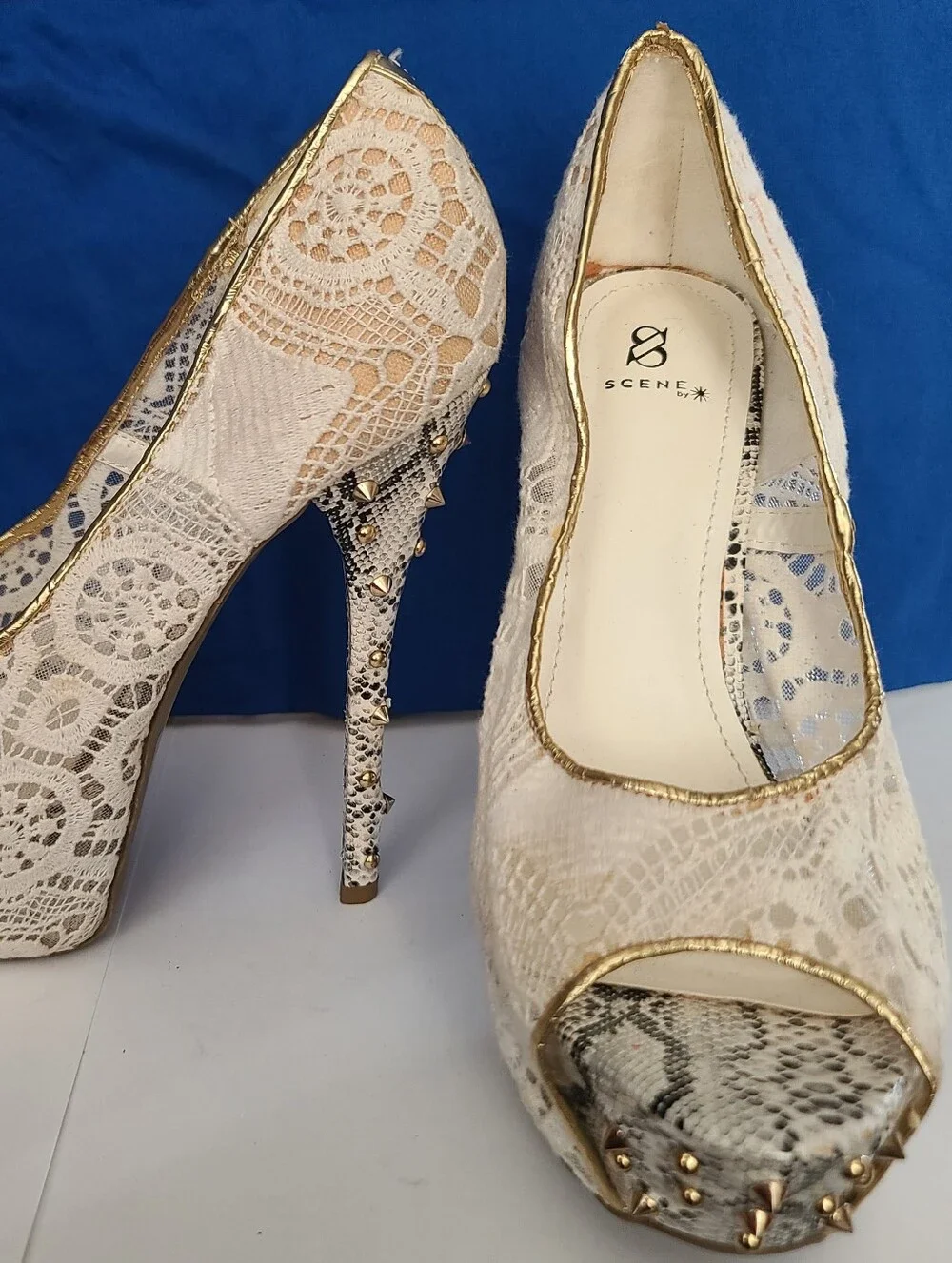 Scene Weaver White Lace Peep-Toe Stiletto Heels with Gold Trim